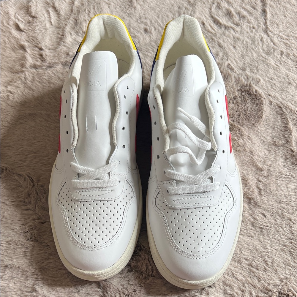 Veja Men Sneakers Leather Extra White